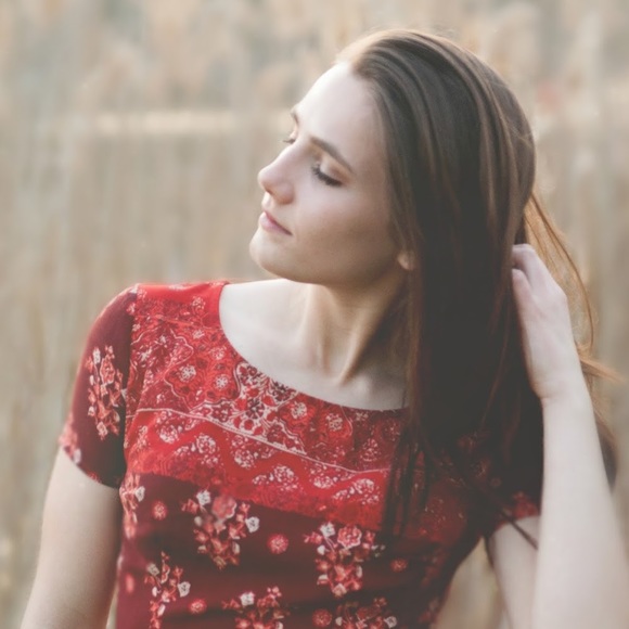 Meet your Posher, Amelia - Picture 1 of 1